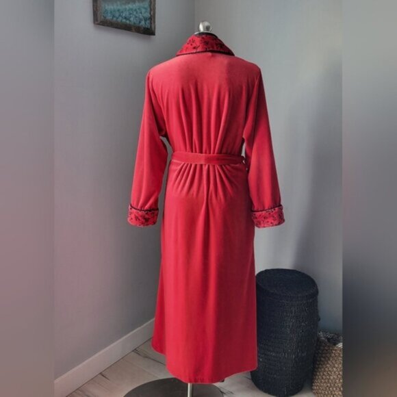 Vintage 90's Velvet Red House coat Size Small - Picture 13 of 16